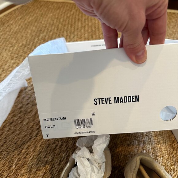 NEW Steve Madden Momentum Gold Metallic Sneakers - Size 7 - Picture 2 of 5